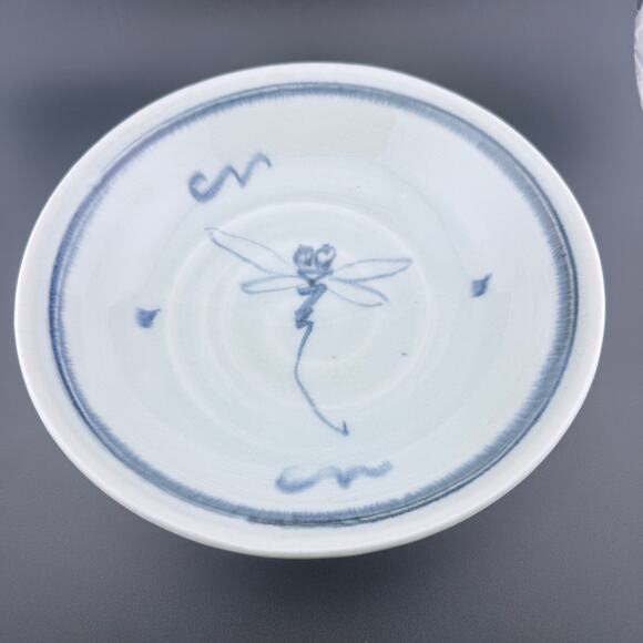 Set of 2 Porcelain Plates – Blue & White Dragonfly Design, Crackle Glaze - Picture 5 of 9